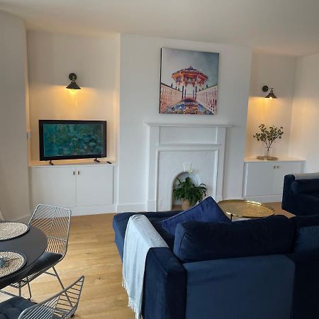 Seaview Flat With Balcony, Spacious 2 Bedroom Worthing Luaran gambar