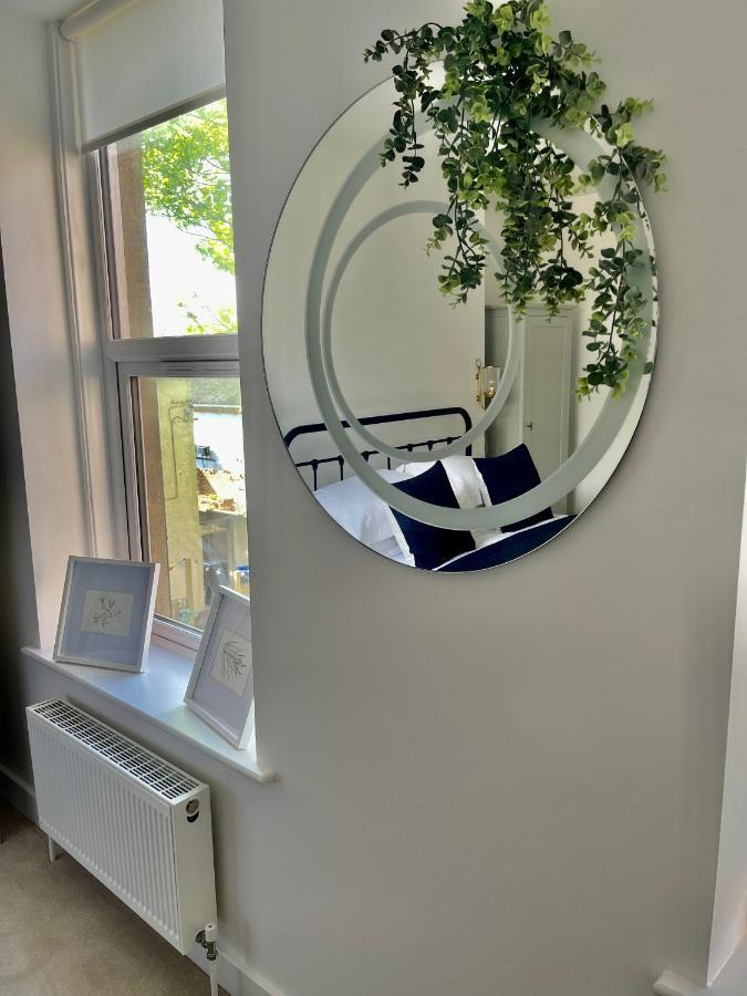 Seaview Flat With Balcony, Spacious 2 Bedroom Worthing Luaran gambar