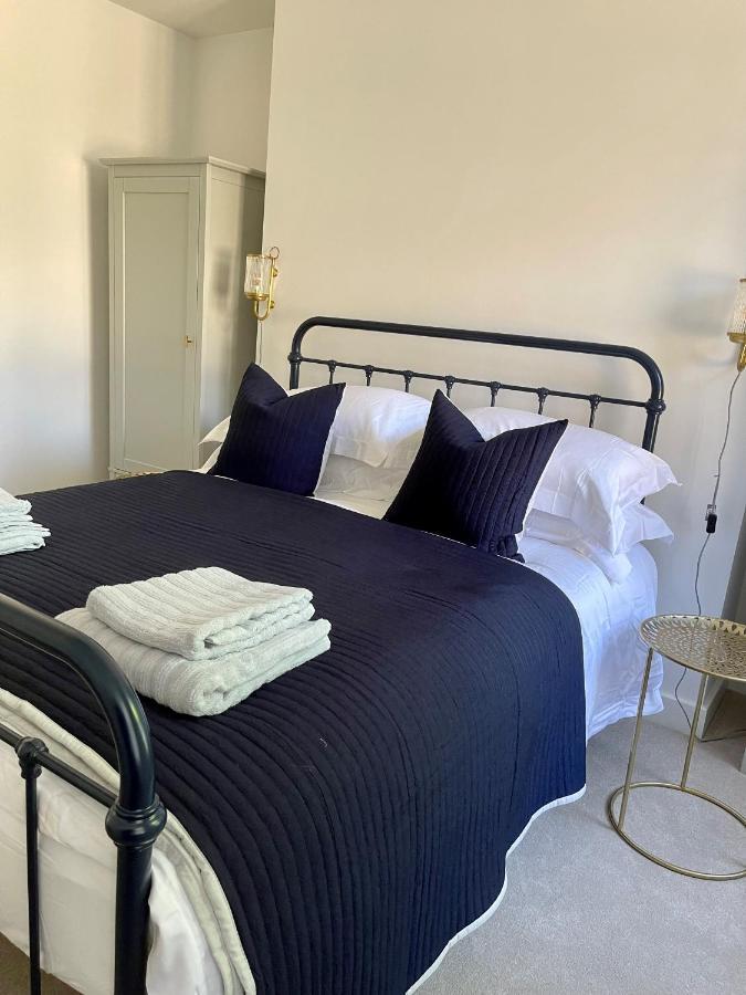 Seaview Flat With Balcony, Spacious 2 Bedroom Worthing Luaran gambar
