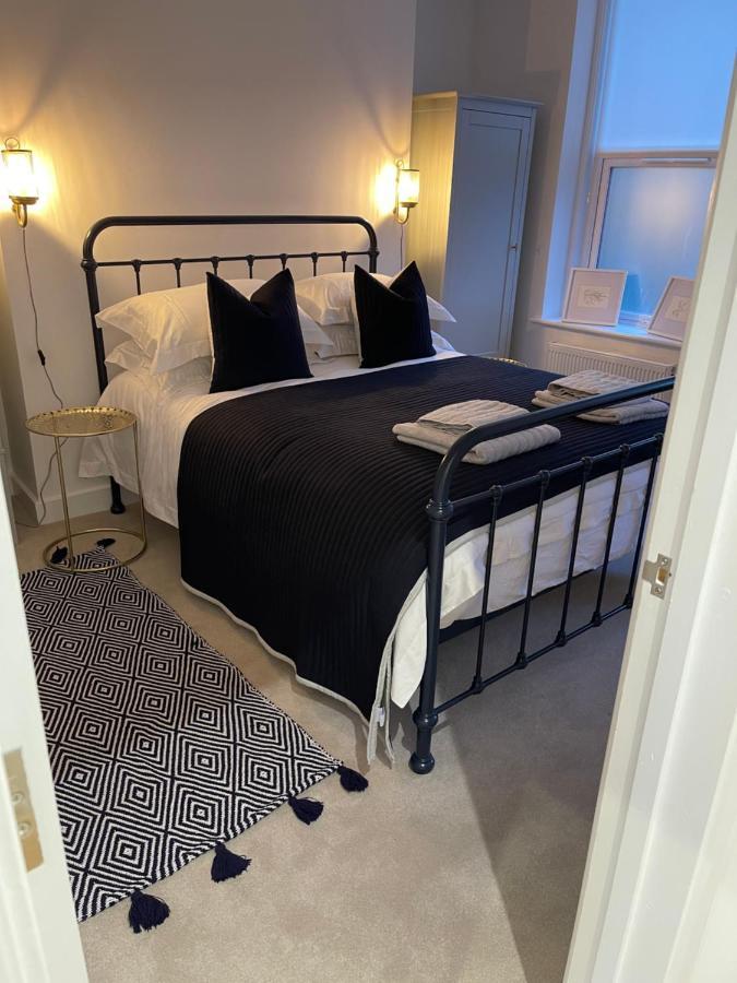 Seaview Flat With Balcony, Spacious 2 Bedroom Worthing Luaran gambar
