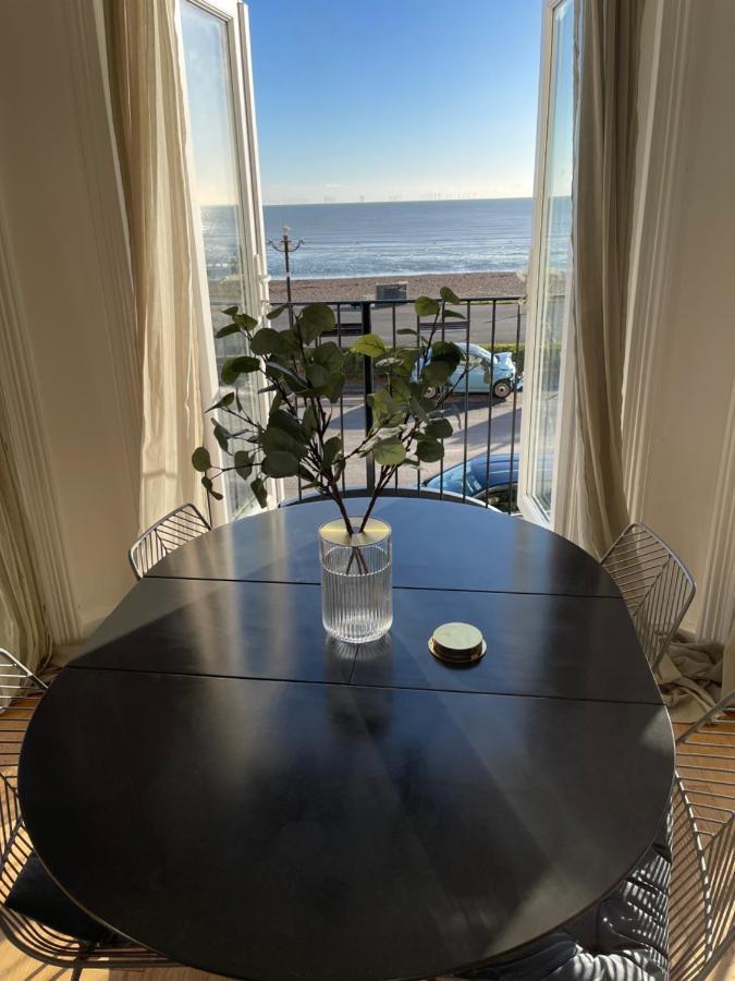 Seaview Flat With Balcony, Spacious 2 Bedroom Worthing Luaran gambar